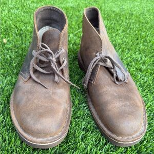 Men's Brown Leather Clark’s Chukka Boots - Classic Lace-Up